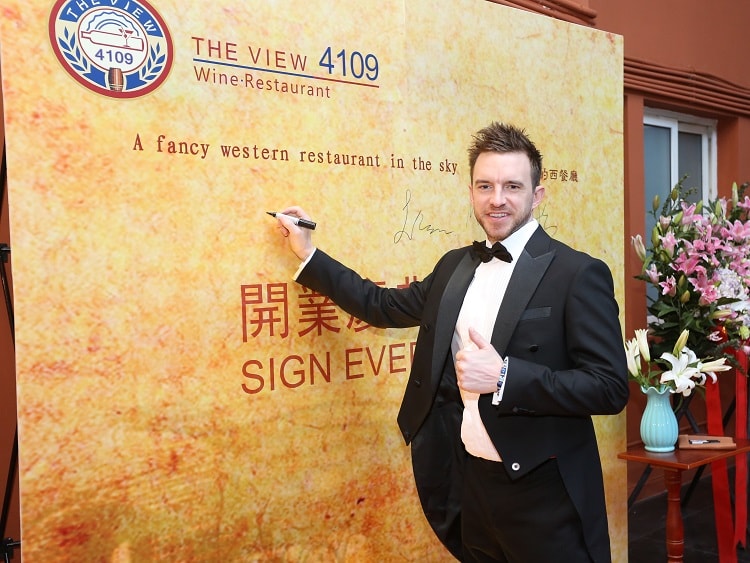 Beijing expat Preston Thomas opening up his new restaurant The View 4109